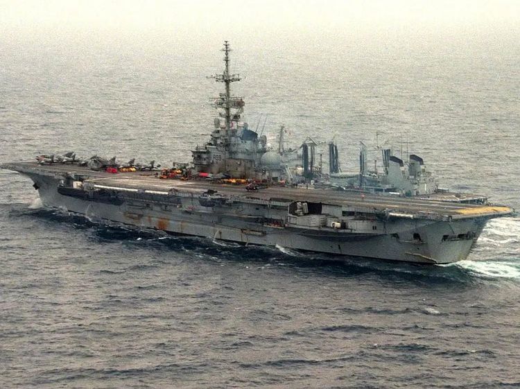 Wujud Kapal Induk Sao Paolo yang Ditenggelamkan: Bisa Angkut 40 Pesawat Tempur