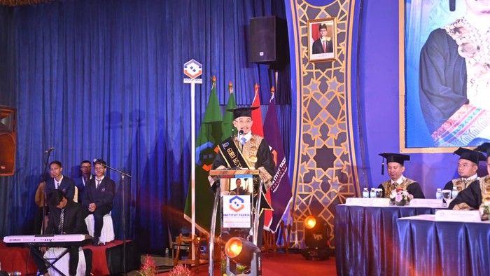 Orasi Ilmiah Prof M Syafii Antonio