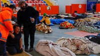 Para pejabat dan petugas medis mengatakan 12.391 orang tewas di Turki dan 2.992 di Suriah. Total korban meninggal yang dikonfirmasi menjadi 15.383.  