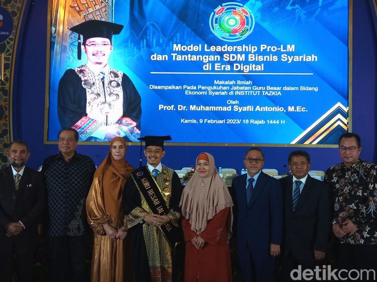 Potret Pengukuhan Prof M Syafii Antonio Guru Besar Ekonomi Islam, Dihadiri Mendag