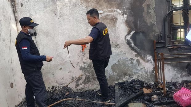 Penyelidikan kasus kebakaran rumah warga di Manado yang mengaku diperas oknum polisi.