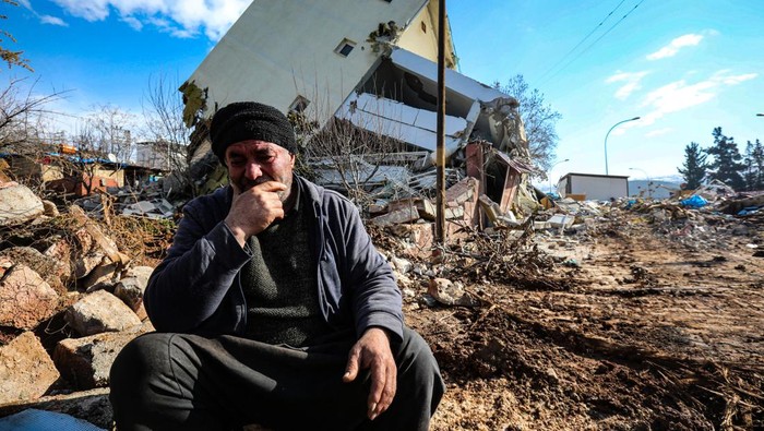 MARAS, TURKIYE- FEBRUARY 8: Maras streets after the Maras earthquake, on February 8, 2023 in Maras, Türkiye. An earthquake with a magnitude of 7.8 occurred in the Pazarcık district of Kahramanmaraş at 04:17; and also at 13.24, two earthquakes with a magnitude of 7.6 occurred in the district of Elbistan. The earthquake was felt in many provinces, especially in Maras (Kahramanmaras), Gaziantep, Sivas, Hatay, Şanlıurfa, Adana, Diyarbakır. (Photo by Yavuz Ozden/ dia images via Getty Images