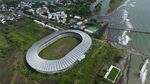 Potret Mangkraknya Proyek Stadion Barombong, Diisi Sapi