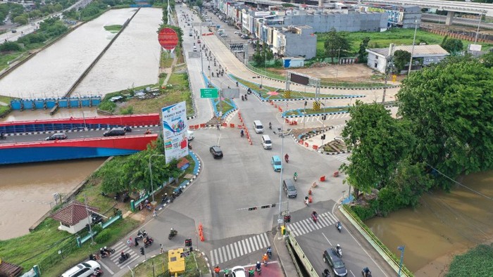 Jalan Tol Bekasi-Cawang-Kampung Melayu (Becakayu) Seksi 2A dan 2A Ujung (Jakasampurna-Marga Jaya) segera beroperasi. Pengoperasian ini berdasarkan Keputusan Menteri PUPR.