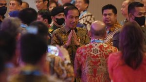Momen Jokowi Saat Hadiri Pertemuan Industri Jasa Keuangan