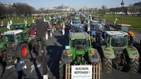 Para petani memprotes apa yang diklaim oleh serikat pertanian nasional FNSEA sebagai hilangnya petani Prancis yang bersaing dengan produk impor yang lebih murah dan menghadapi berbagai tantangan lainnya.  