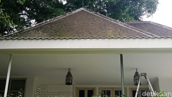 Pemerintah Provinsi (Pemprov) DKI menetapkan rumah ibu negara pertama Indonesia, Fatmawati yang berada di Kebayoran Baru, Jakarta Selatan, menjadi bangunan cagar budaya. Pemerintah Provinsi (Pemprov) DKI menetapkan rumah ibu negara pertama Indonesia, Fatmawati yang berada di Kebayoran Baru, Jakarta Selatan, menjadi bangunan cagar budaya.
