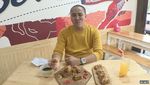 Seru! Momen Ressa Herlambang Jajan Lontong Sayur hingga Es Cendol