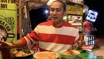 Seru! Momen Ressa Herlambang Jajan Lontong Sayur hingga Es Cendol
