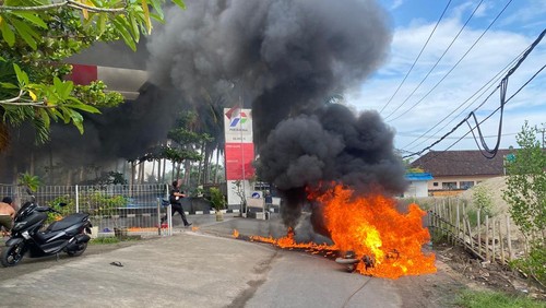 Stasiun Pengisian Bahan Bakar Umum (SPBU) 56.807.11 di Nusa Ceningan, Desa Lembongan, Kecamatan Nusa Penida, Kabupaten Klungkung, Bali, terbakar pada Kamis (9/2/2023) pagi.