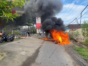 Detik-detik Api Menyambar SPBU Nusa Ceningan