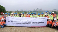 Penanaman pohon ini juga diikuti oleh kepala daerah se-Jawa Barat.