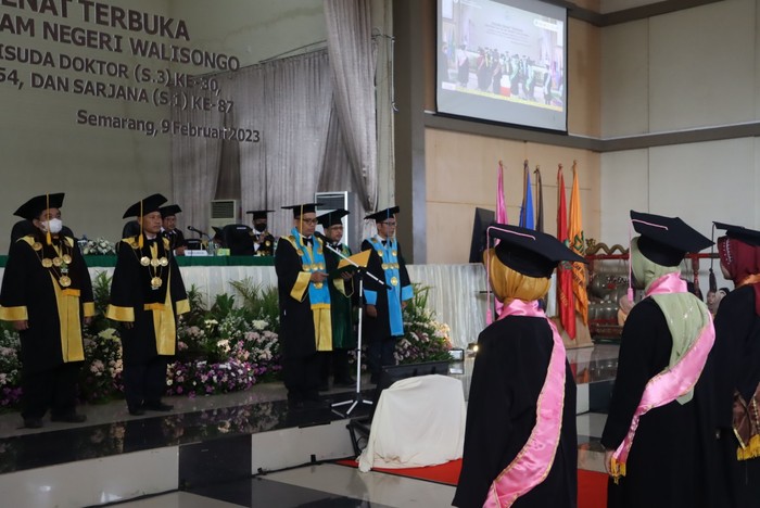 Wisuda UIN Walisongo Semarang