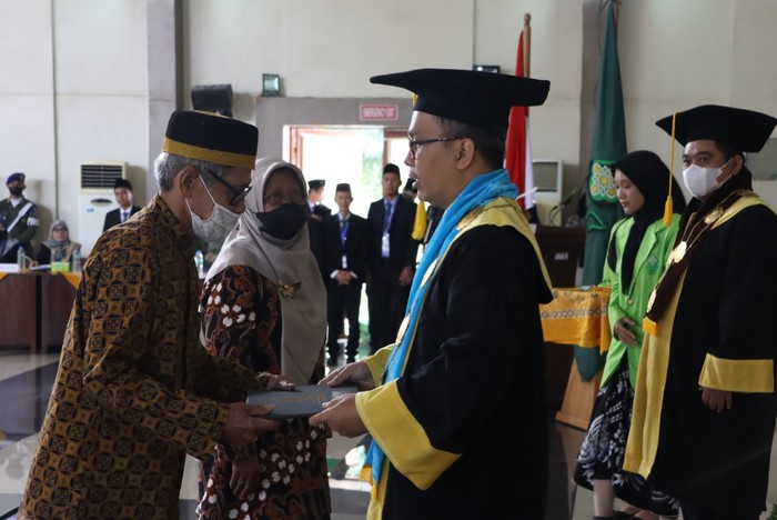 Wisuda UIN Walisongo Semarang