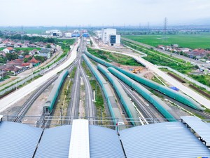 4 Rangkaian Tambahan Kereta Cepat Tiba di Bandung