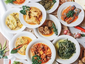 5 Restoran Padang yang Terkenal Mahal Tapi Enak, Setuju?