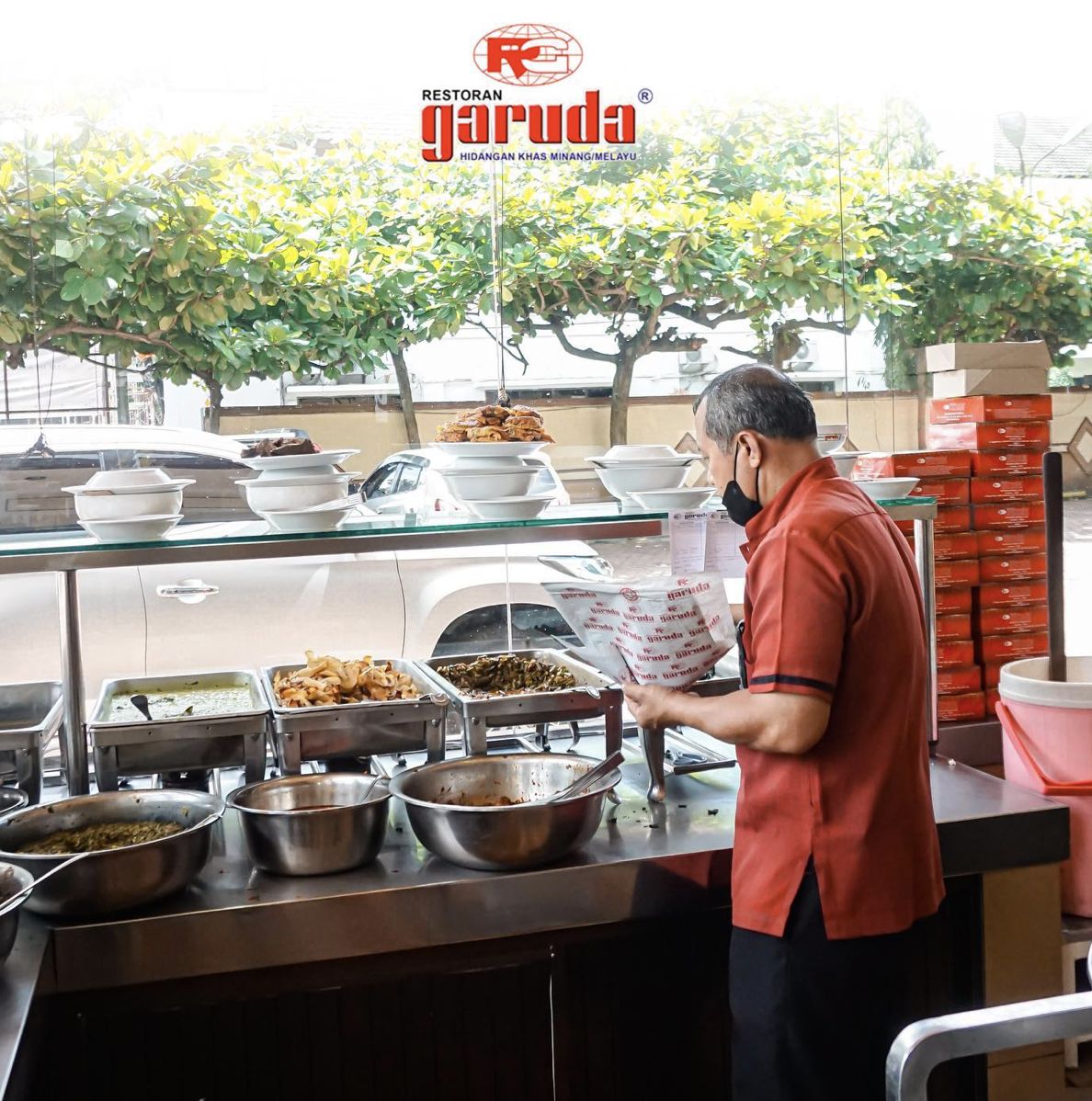 5 Restoran Padang yang Terkenal Mahal Tapi Enak, Setuju?