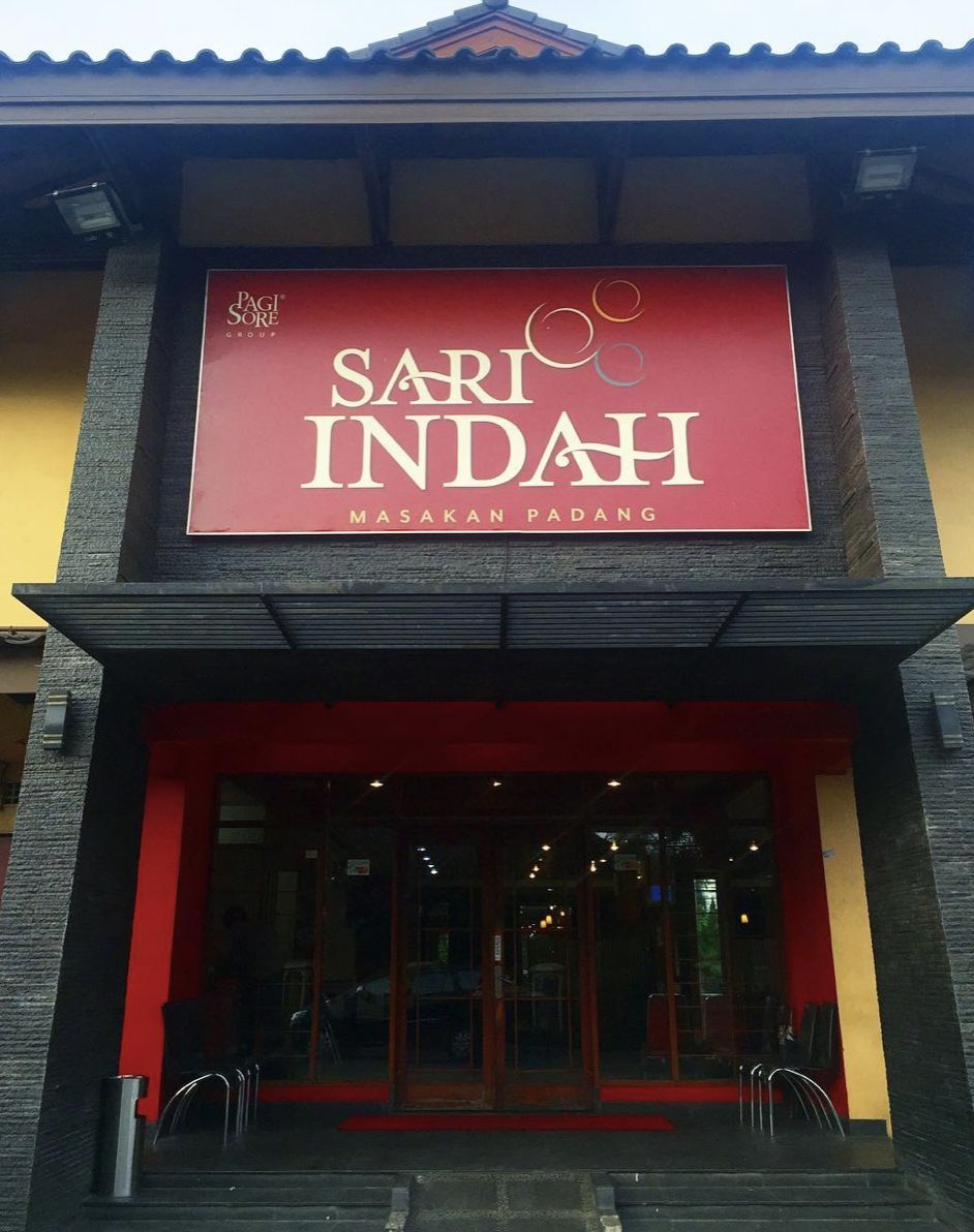 5 Restoran Padang yang Terkenal Mahal Tapi Enak, Setuju?