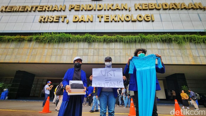 Aksi Mahasiswa Di Depan Gedung Kemendikbudristek 6186