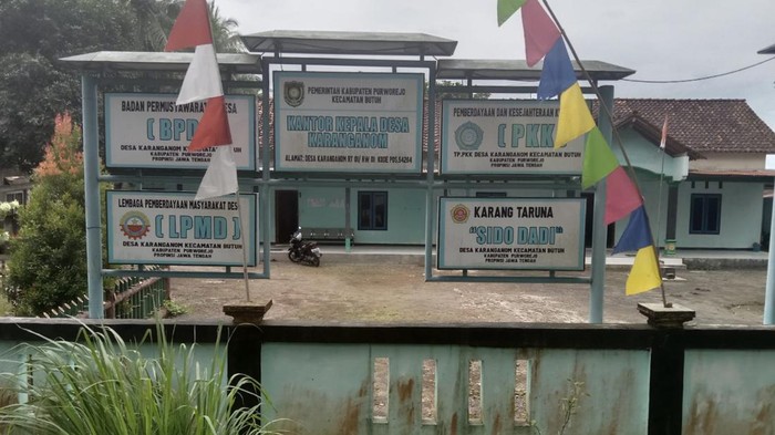 Balai Desa Karanganom, Kecamatan Butuh, Kabupaten Purworejo.