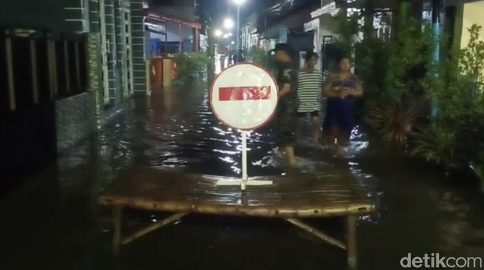 Banjir rendam Kota Probolinggo setelah diguyur hujan 7 jam