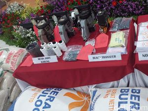 Modus Tersangka Oplos Beras: Beli ke Bulog Rp 8.300/Kg Dijual Rp 12.000/Kg