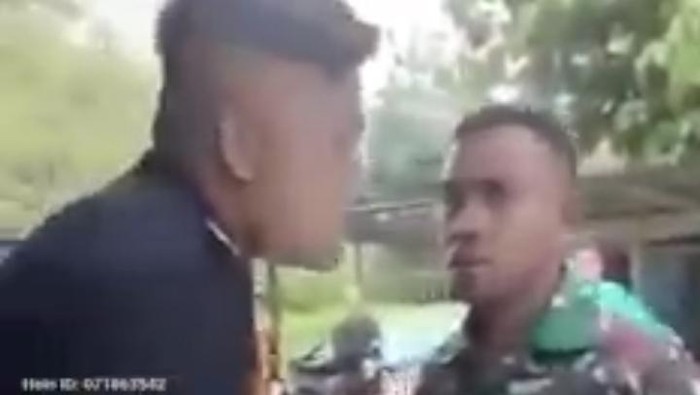 Dua anggota TNI dari Satgas Pamtas RI-Malaysia Yonif 645/Gardatama Yudha, Kodam XII/Tanjung Pura inisial RR dan FP menganiaya petugas Bea Cukai inisial J di Kabupaten Bengkayang, Kalimantan Barat (Kalbar).