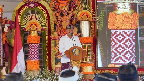 Bupati Gianyar I Made Mahayastra, Jumat (10/2/2023). (IST)