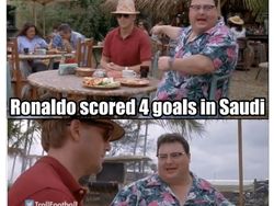 Meme Ronaldo Cetak Quattrick, Bukti Belum Habis Meski Berkarier di Arab