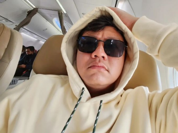 Denny Caknan menyanyikan Lagu Stasiun Balapan ciptaan Didi Kempot. Berikut ini lirik lagu tersebut.