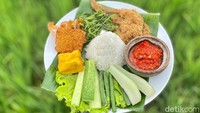 Untuk menu yang ditawarkan, DSawah Resto, Cafe dan Rekreasi menyediakan aneka hidangan khas Sunda yang tentunya identik dengan lalapan segar dan sambal. Foto: detikcom/Riska Fitria