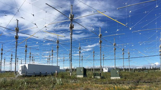 Rangkaian antena di fasilitas HAARP, Alaska, Amerika Serikat.