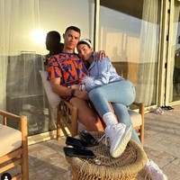  April lalu, hubungan mereka dikabarkan retak. Menurut laporan Daily Sabah yang mengutip El Futbolero, Ronaldo diduga kesal dengan perilaku Georgina yang suka pamer barang mewah. (Foto: Instagram/@georginagio)