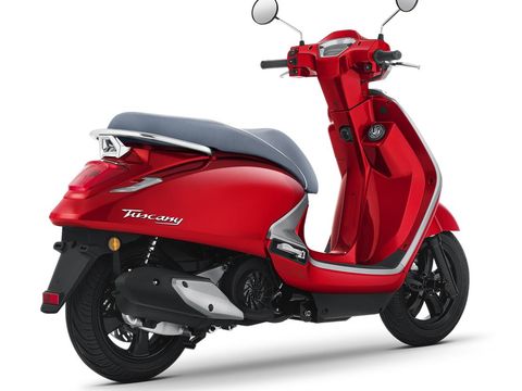 GPX Tuscany 150 yang mirip skuter Vespa.