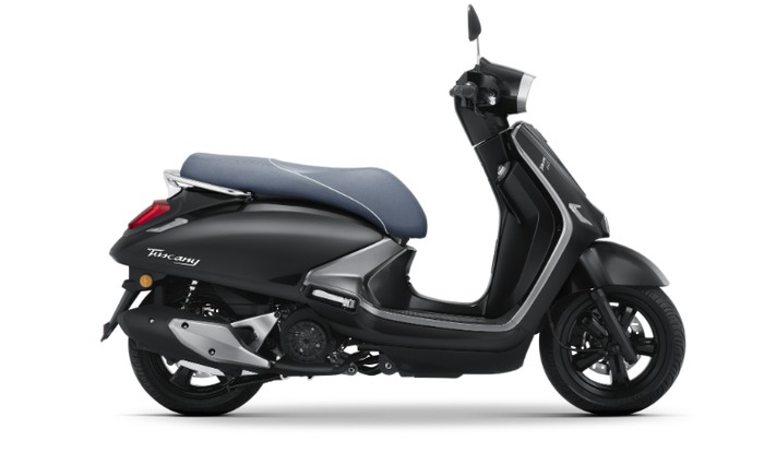 GPX Tuscany 150 yang tampangnya mirip Vespa matik. GPX Tuscany 150 yang tampangnya mirip Vespa matik.