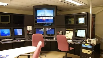 Mengenai pengendalian cuaca juga tak ada bukti ilmiahnya. Transmisi radio HF (Frekuensi Tinggi) terkait dengan interaksi partikel terionisasi (elektron) di ionosfer, di atas ketinggian 100 km. Cuaca di permukaan tanah didorong efek geofisika, sebagian besar pemanasan Matahari, ke atmosfer netral yang jauh lebih dekat ke tanah,  kata Profesor Fred Menk, ahli ionosfer bumi di University of Newcastle. Foto: HAARP