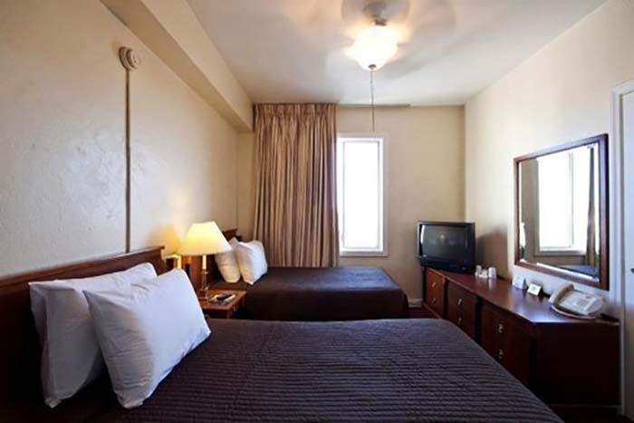Hotel yang satu ini disebut sebagai yang terhoror di dunia. Banyak kejadian mengerikan yang pernah terjadi di dalamnya. Seperti apa wujud hotel ini? (Rekues Zulfi).