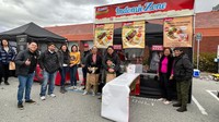 UMKM kuliner Indonesia di San Francisco bernama DGrobak, ikut berpartisipasi dalam 2 acara di 2 kota berbeda sekaligus. Mereka mengikuti Perayaan Tahun Baru Imlek Lunar New Year Festival 2023 di Millbrae, kawasan San Francisco Bay Area dan acara 22 nd Annual Lunar New Year: Year of the Rabbit di kota Oakland. (dok. KJRI San Francisco)