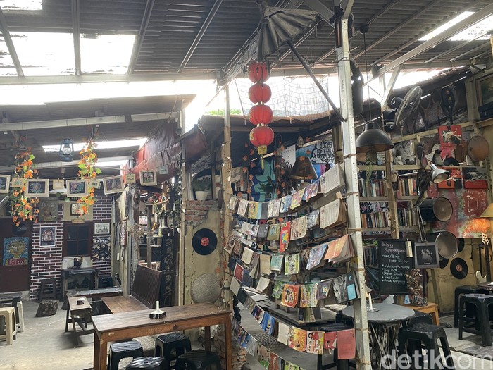 Kampoeng Gallery Kampoeng Gallery yang berada dekat di Pasar Kebayoran Lama