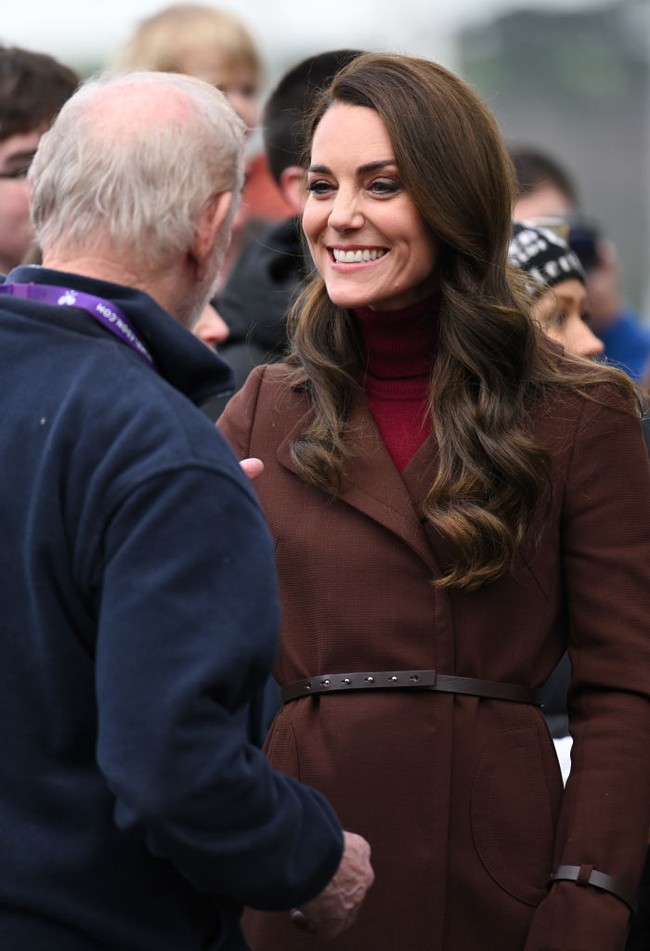 Seperti dikutip dari People, guru sejarah Kate Middleton saat SD, Jim Embury mengaku sangat antusias dan senang bisa bertemu dengan muridnya 25 tahun lalu. “Dia murid yang luar biasa dan itu kelas yang menyenangkan,” kata Jim. Foto: Getty Images
