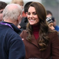 Seperti dikutip dari People, guru sejarah Kate Middleton saat SD, Jim Embury mengaku sangat antusias dan senang bisa bertemu dengan muridnya 25 tahun lalu. “Dia murid yang luar biasa dan itu kelas yang menyenangkan,” kata Jim. Foto: Getty Images