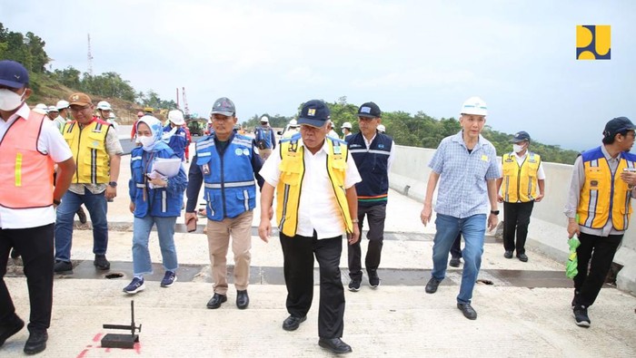 Menteri PUPR cek progres pembangunan Tol Cisumdawu