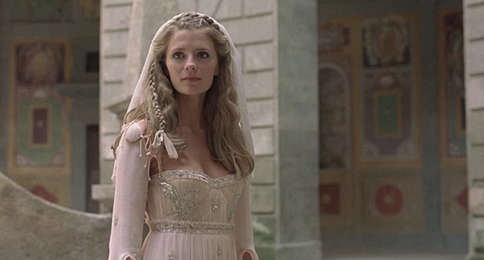 Mischa Barton Mischa Barton saat tampil di Virgin Teritory.