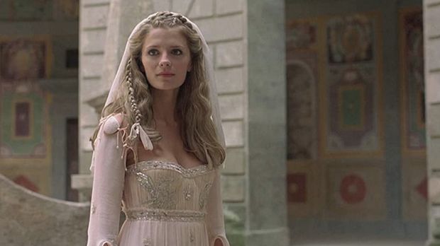 Mischa Barton saat tampil di Virgin Teritory.