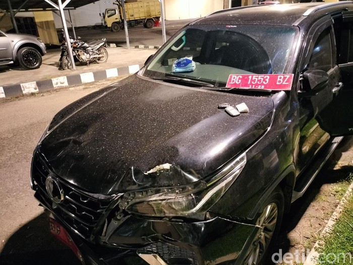 Mobil Dinas Wakil Ketua DPRD Muba, Jon Kenedi menabrak bocah hingga tewas.