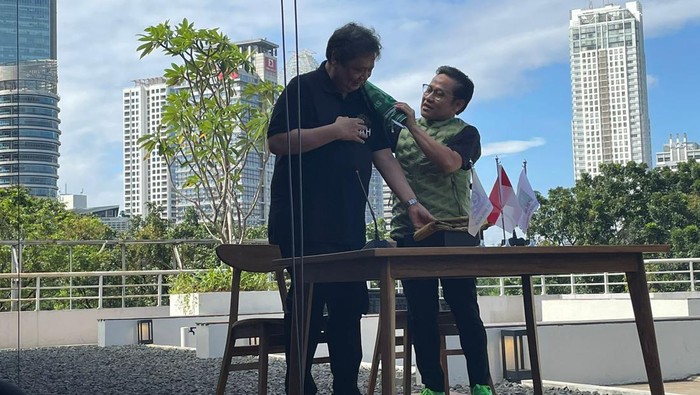 Momen mesra Cak Imin dan Airlangga di Istora