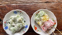 Selain makanan berat, Ngopi di Sawah juga menawarkan makanan penutup berupa jajanan pasar. Mulai dari klepon, ongol-ongol singkong, Bugis Mandi, Gethuk dan lainnya. Foto: detikcom/Riska Fitria
