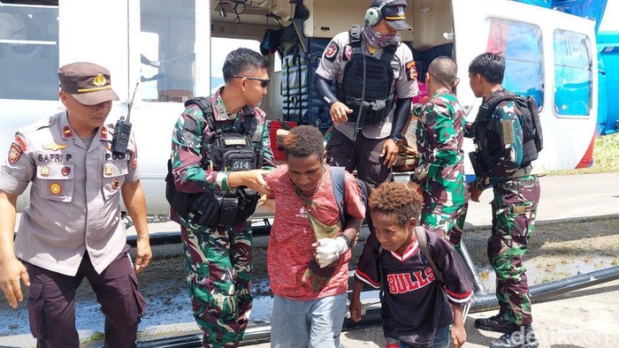 Warga di Distrik Paro, Nduga, Papua Pegunungan memilih eksodus ke Kenyam Ibukota Kabupaten Nduga, akibat teror kelompok Kriminal Bersenjata (KKB).