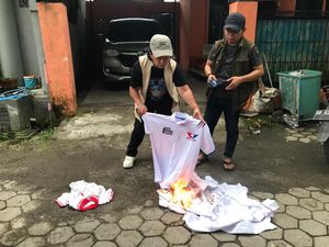5 Pengurus Lama Perindo NTB Bakar KTA dan Baju Partai