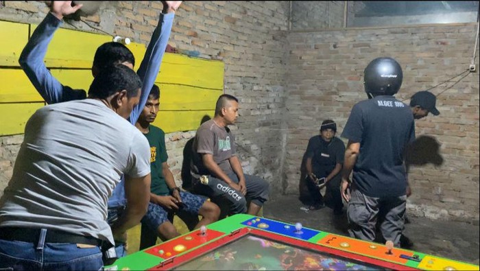 Polisi menggerebek lokasi judi tembak ikan di Kecamatan Percut Sei Tuan, Deli Serdang. (Foto: Istimewa)
